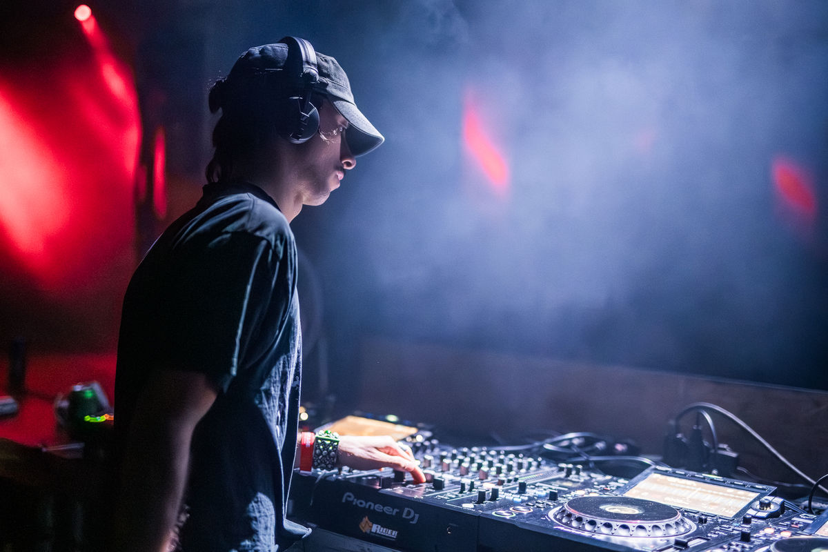 Loading... just a sec